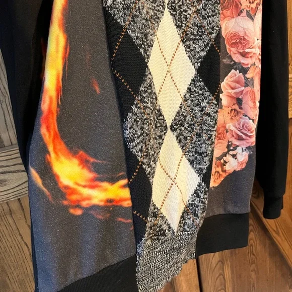 Givenchy Fire, Rose and Diamond Patterned Sweater Lg AUTHENTIC - Picture 5 of 8